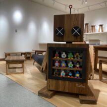 単純にロボットを作ろうとしたけど家具屋なので陳列棚として作ってみた！